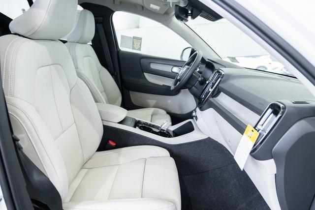 new 2025 Volvo XC40 car, priced at $48,335