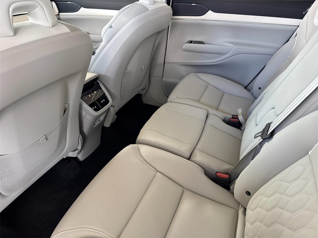 new 2025 Volvo EX90 car, priced at $86,215