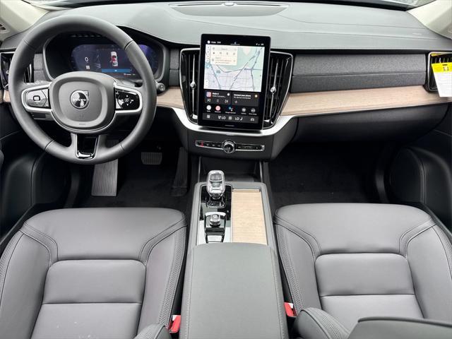 new 2025 Volvo XC90 car, priced at $62,030