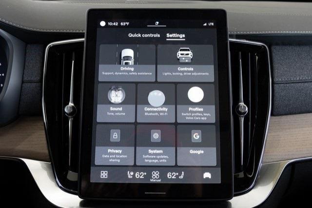 new 2025 Volvo XC90 car, priced at $69,780