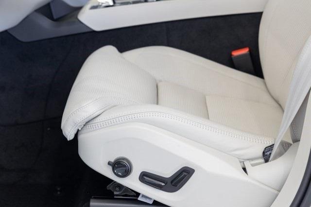 new 2025 Volvo XC90 car, priced at $75,180