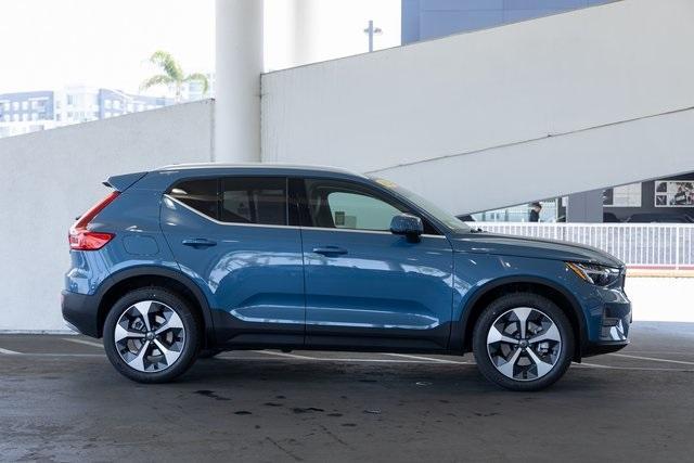new 2024 Volvo XC40 car, priced at $45,330
