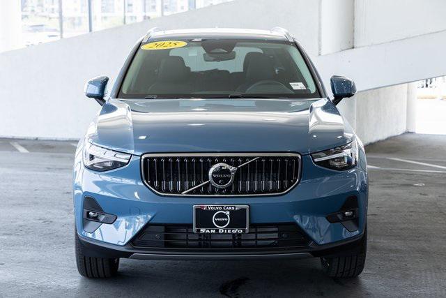 new 2025 Volvo XC40 car, priced at $51,820