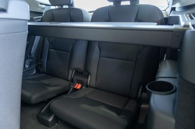 new 2025 Volvo XC90 car, priced at $65,945