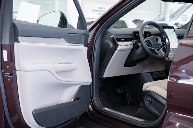new 2025 Volvo EX90 car, priced at $82,385