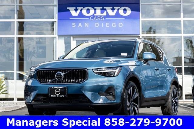 new 2024 Volvo XC40 car, priced at $45,570