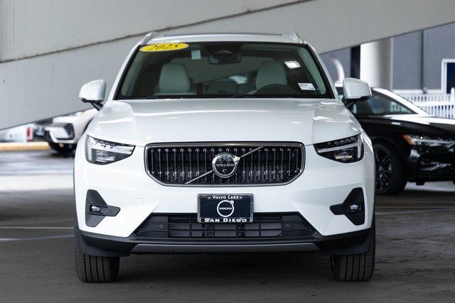 new 2025 Volvo XC40 car, priced at $52,140