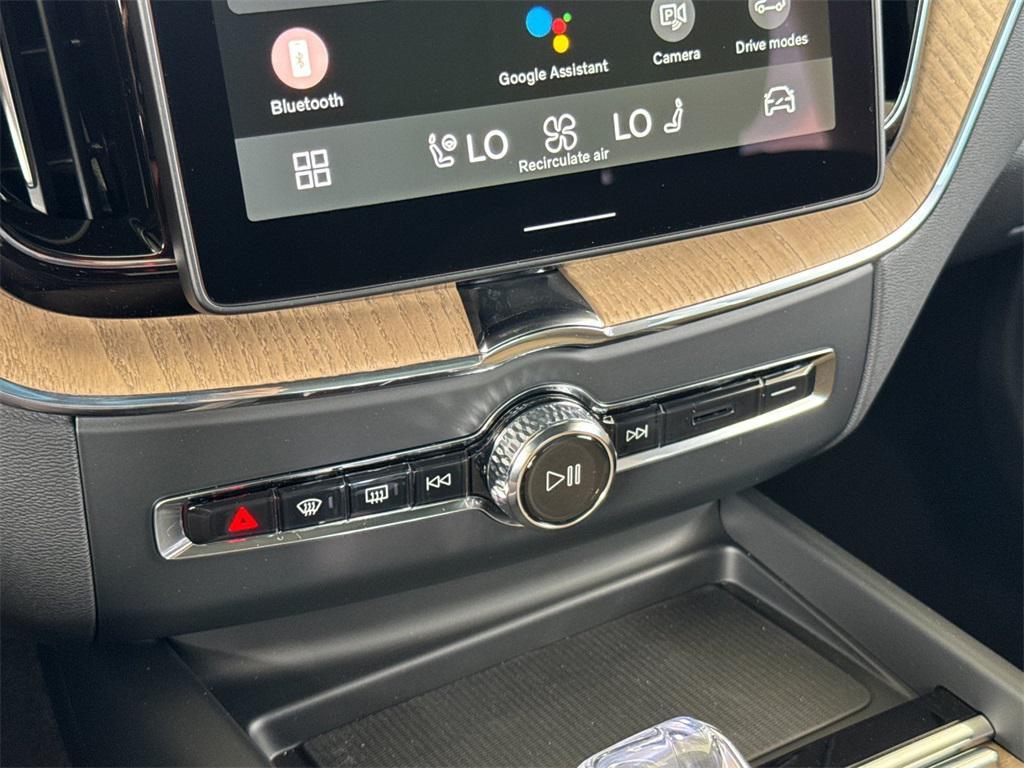 new 2026 Volvo XC60 car, priced at $57,985