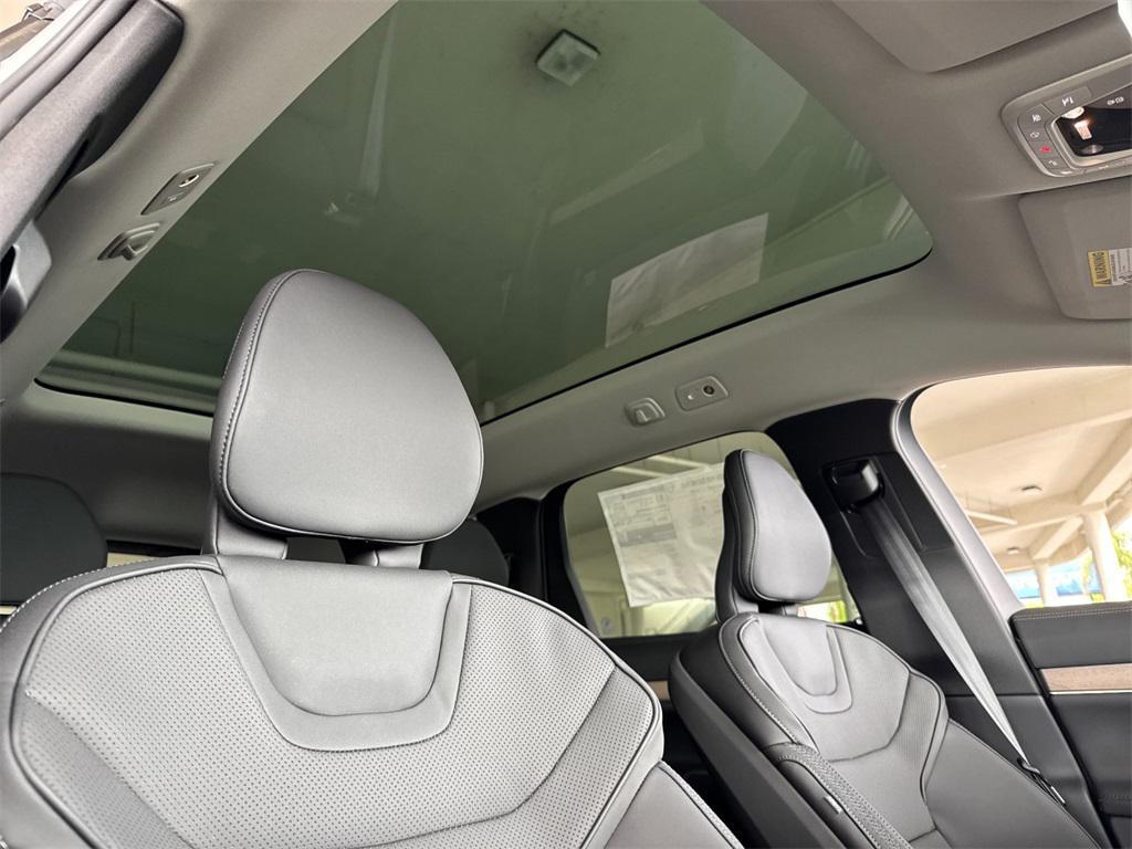 new 2025 Volvo EX90 car, priced at $87,525