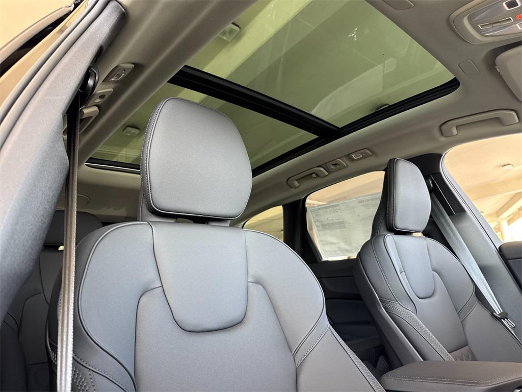 new 2026 Volvo XC60 car, priced at $59,995
