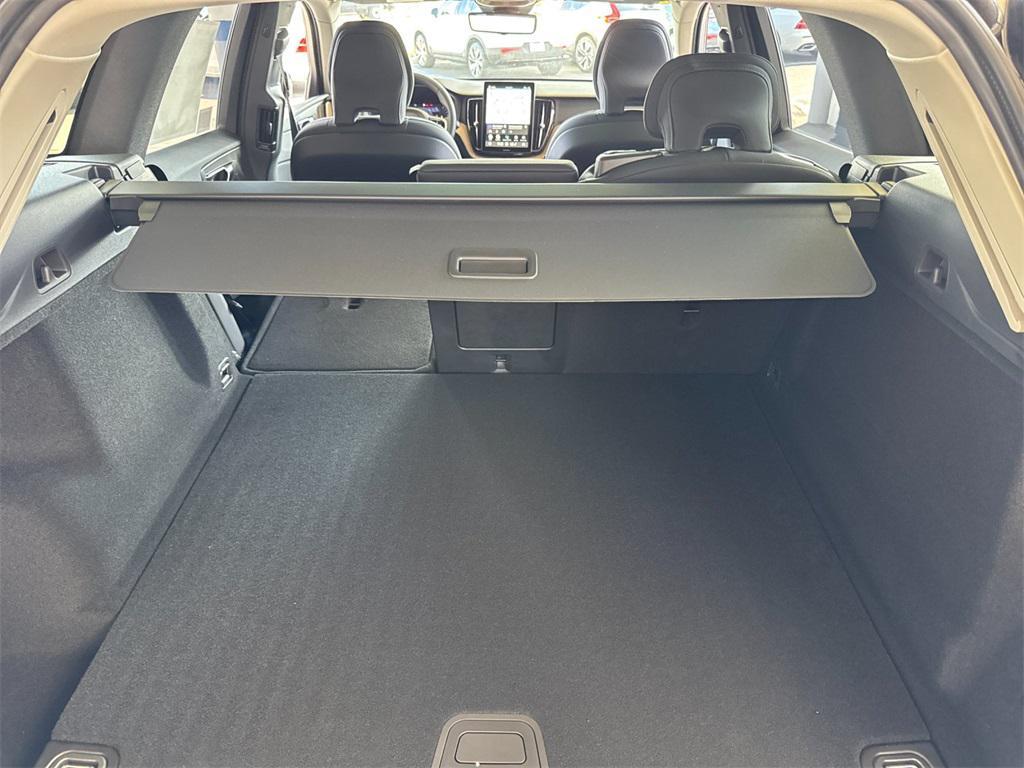 new 2026 Volvo XC60 car, priced at $59,995