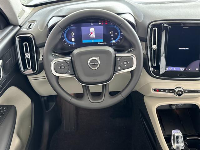 new 2025 Volvo XC40 car, priced at $52,040