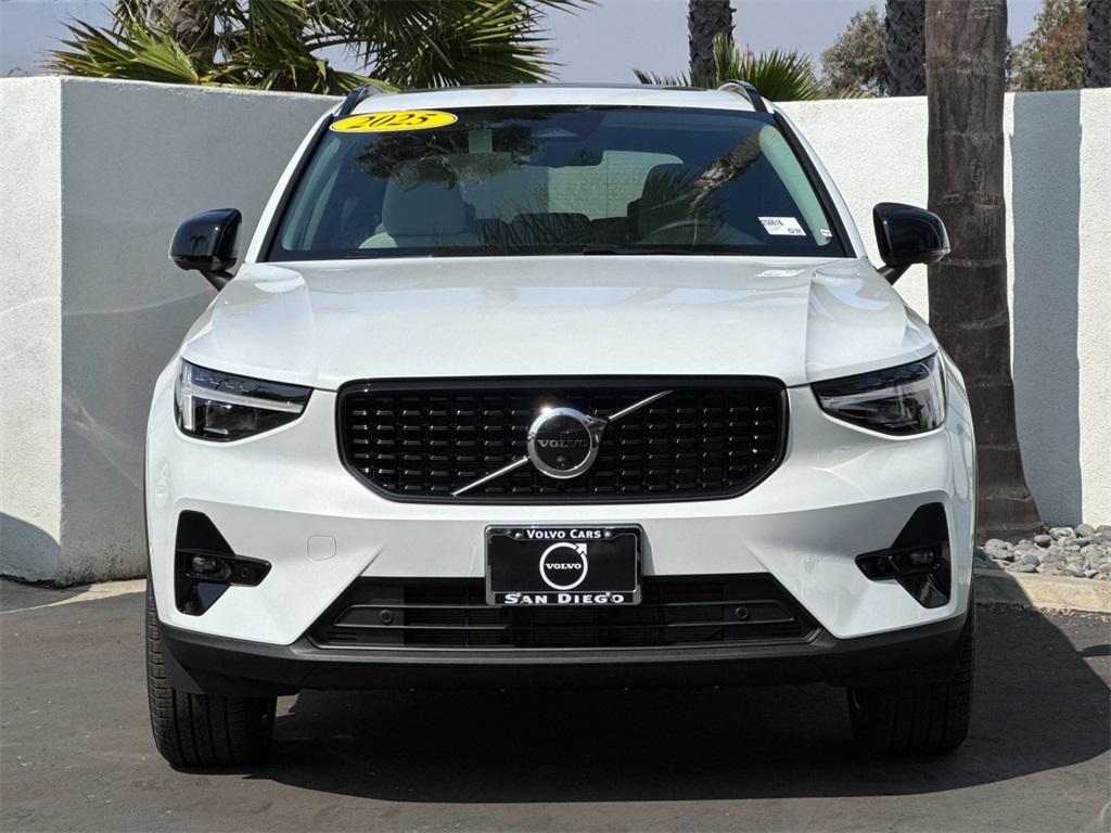 new 2025 Volvo XC40 car, priced at $52,040