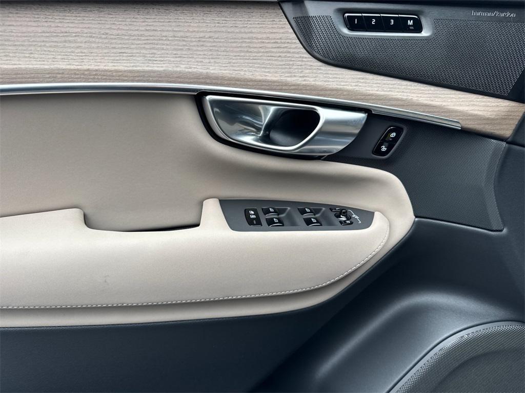 new 2026 Volvo XC90 car, priced at $71,825