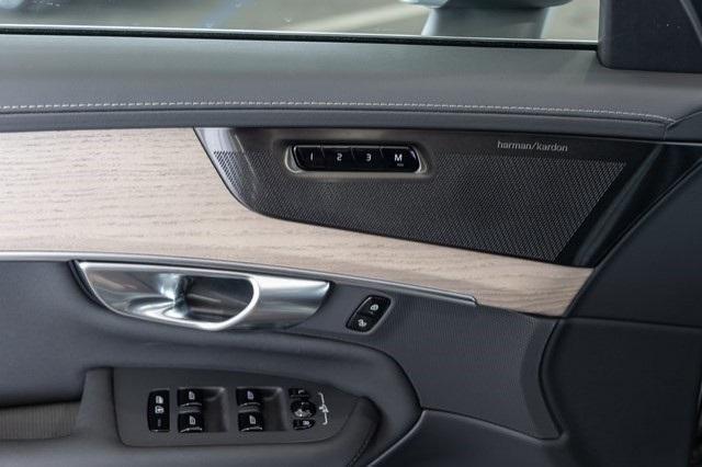 new 2025 Volvo XC90 Plug-In Hybrid car, priced at $79,430