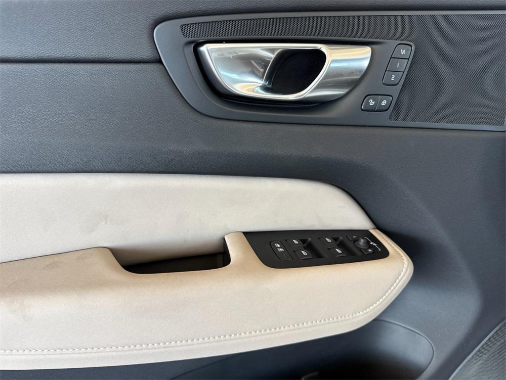 new 2026 Volvo XC60 car, priced at $58,980