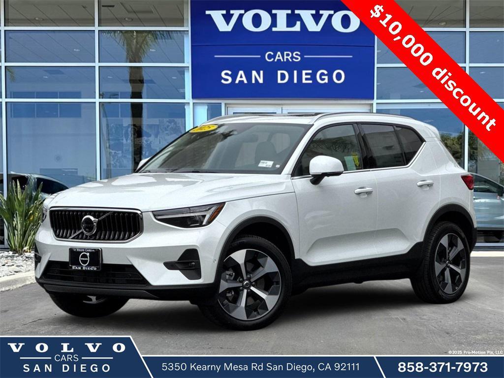 new 2025 Volvo XC40 car, priced at $39,330
