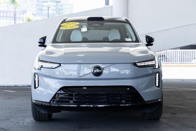 new 2025 Volvo EX90 car, priced at $85,640
