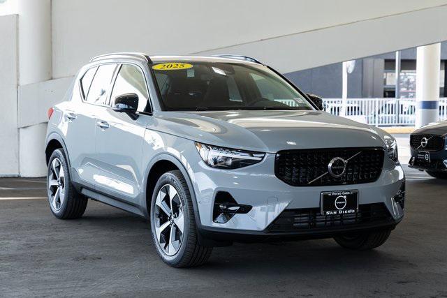 new 2025 Volvo XC40 car, priced at $49,310