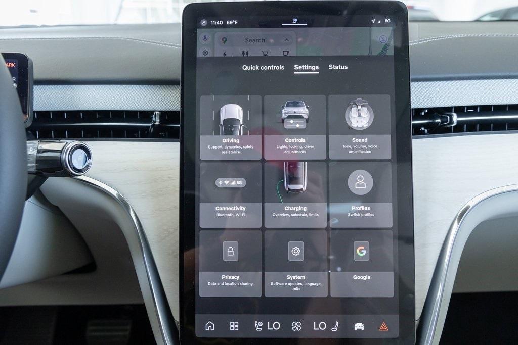 new 2025 Volvo EX90 car, priced at $95,010