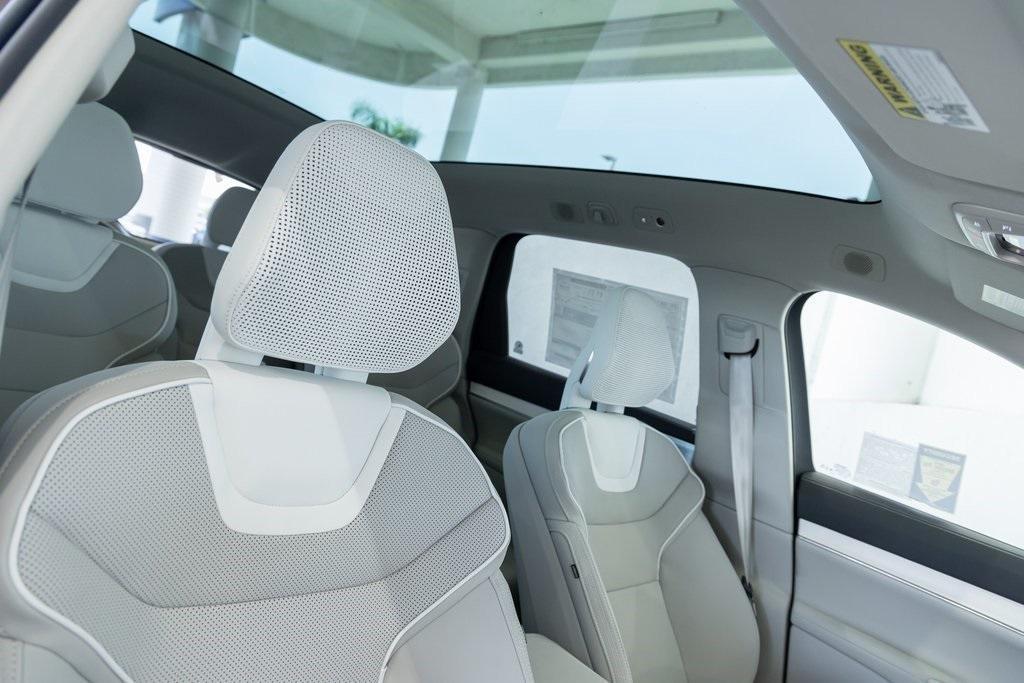 new 2025 Volvo EX90 car, priced at $95,010