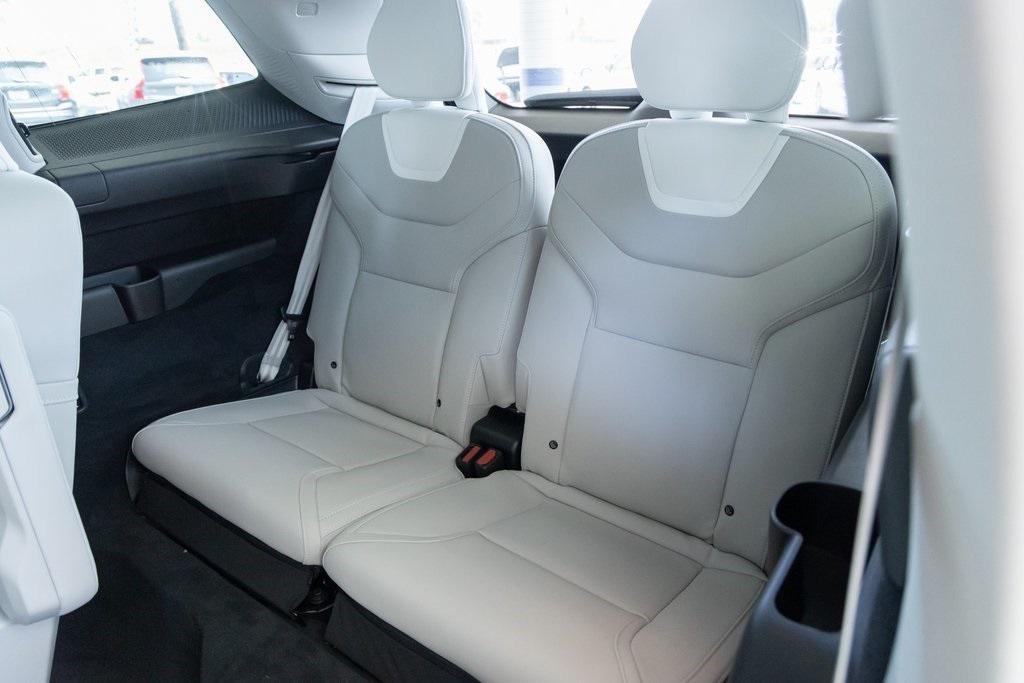 new 2025 Volvo EX90 car, priced at $95,010