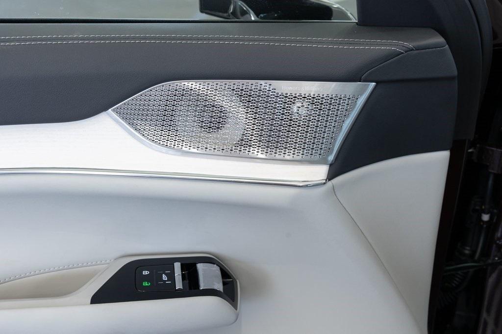 new 2025 Volvo EX90 car, priced at $95,010