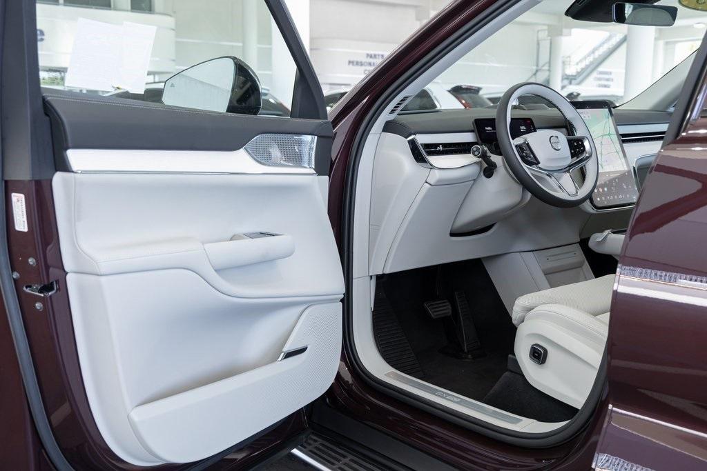 new 2025 Volvo EX90 car, priced at $95,010