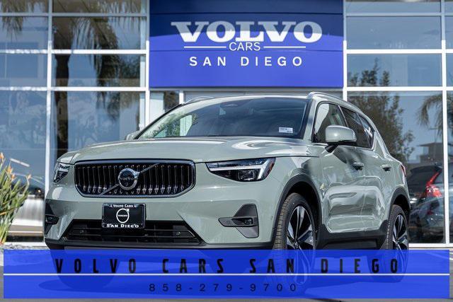 new 2025 Volvo XC40 car, priced at $51,590