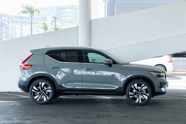 new 2025 Volvo XC40 car, priced at $51,590