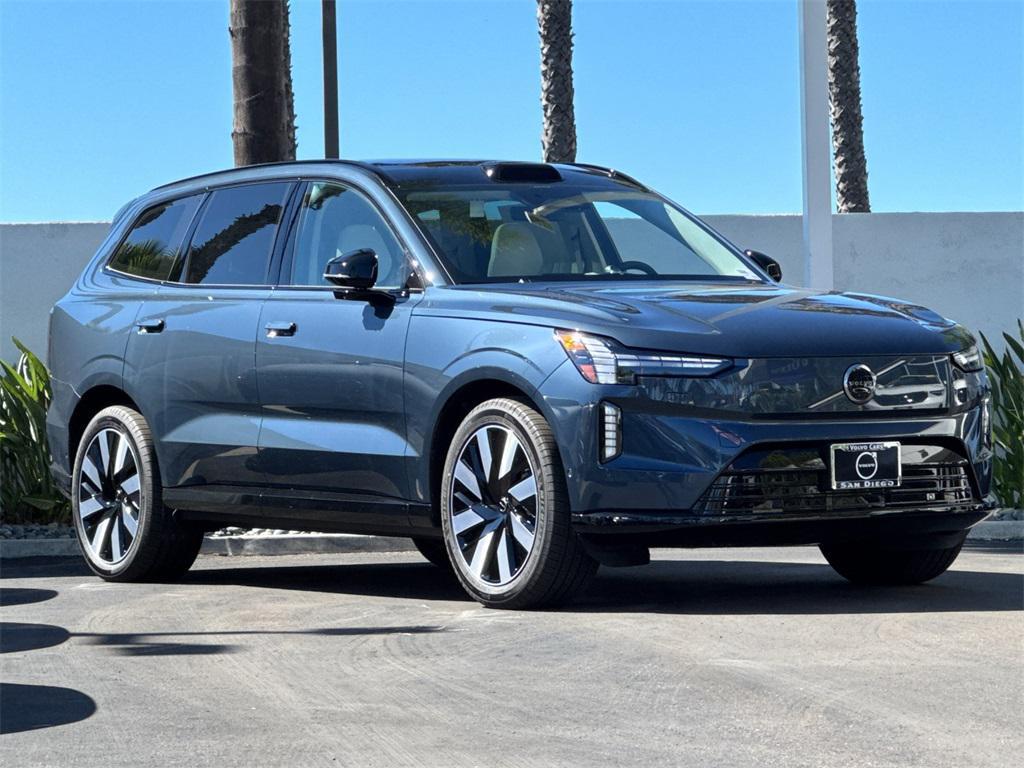 new 2025 Volvo EX90 car, priced at $97,645
