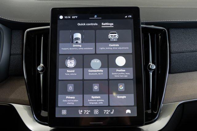 new 2025 Volvo XC90 car, priced at $71,040