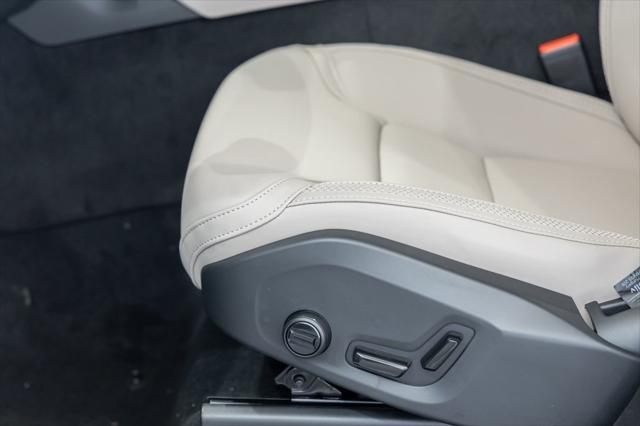 new 2025 Volvo XC90 Plug-In Hybrid car, priced at $78,805