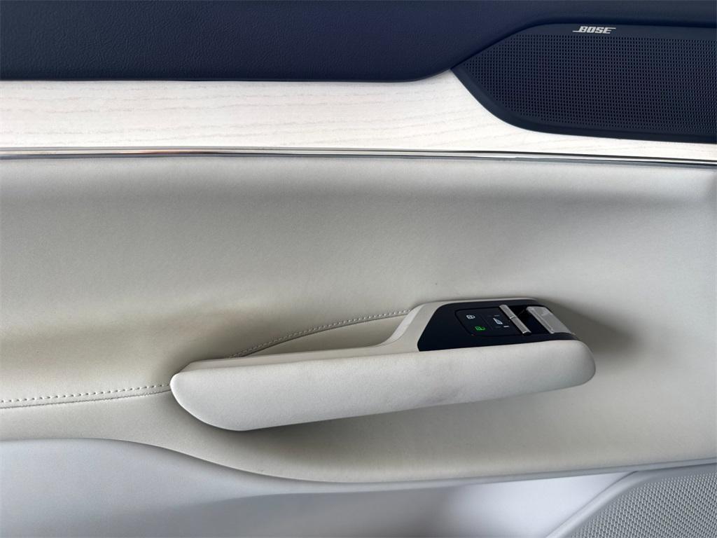 new 2025 Volvo EX90 car, priced at $91,025