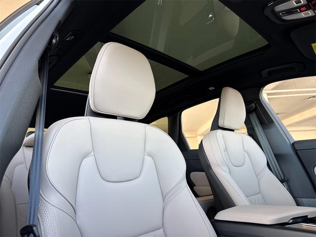 new 2026 Volvo XC60 car, priced at $58,425