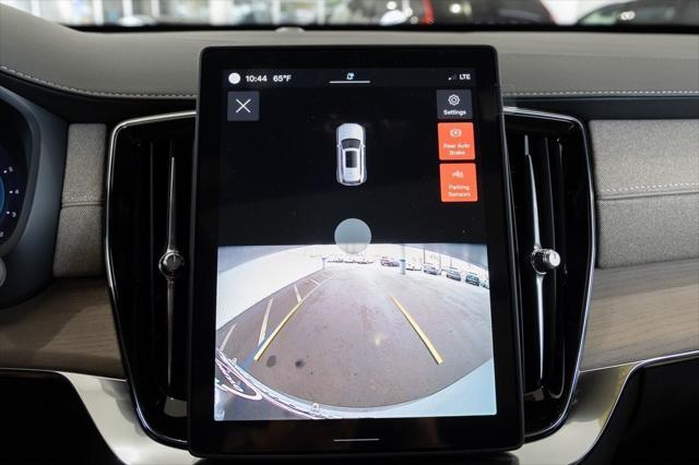 new 2025 Volvo XC90 car, priced at $61,930