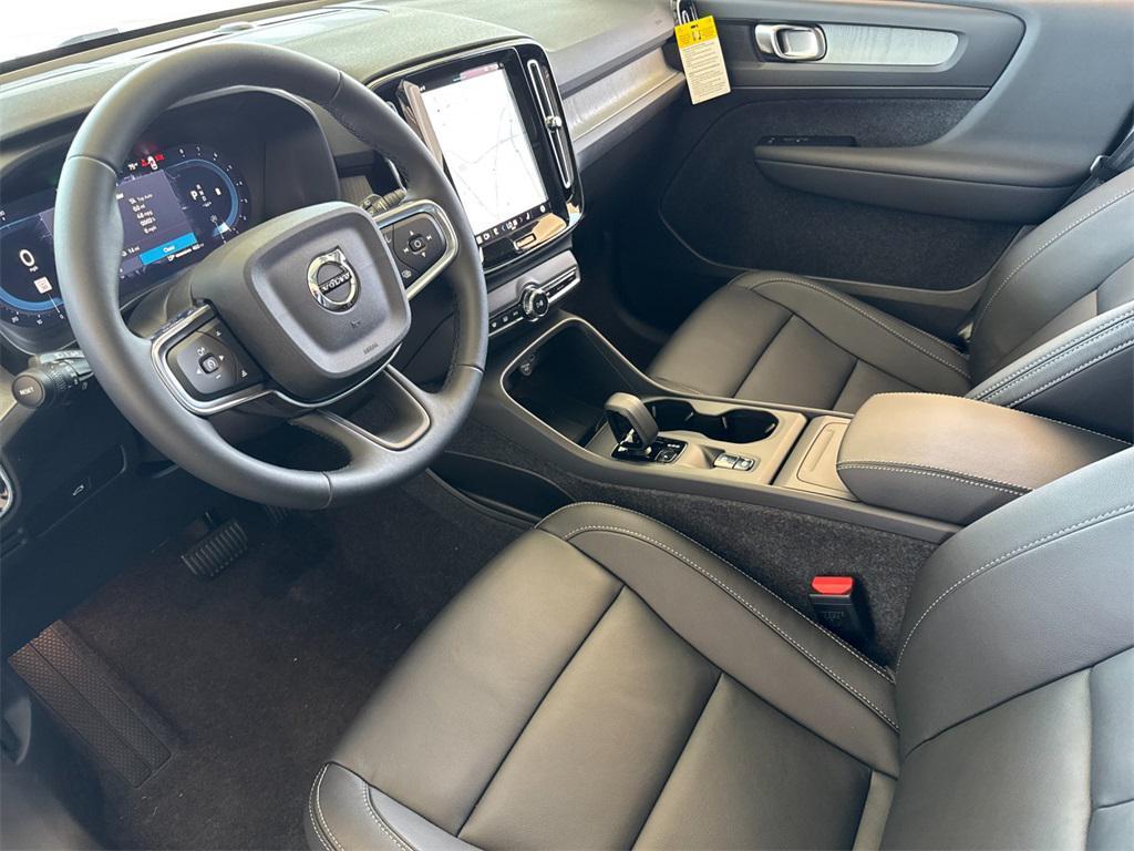 new 2025 Volvo XC40 car, priced at $47,030