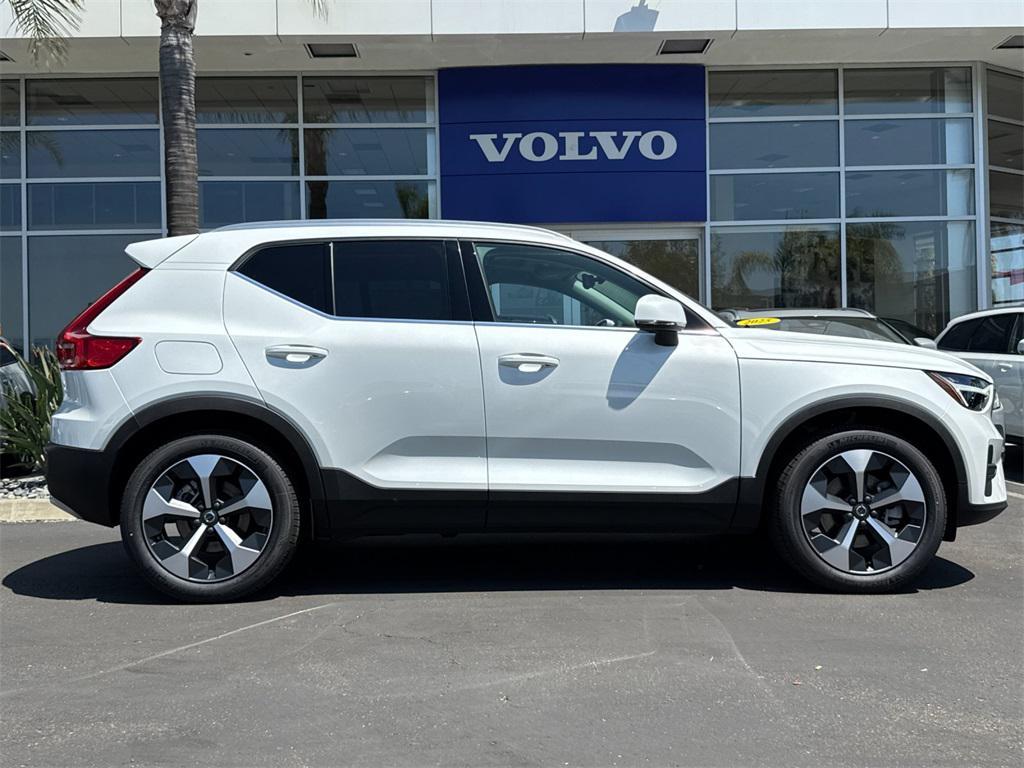 new 2025 Volvo XC40 car, priced at $47,030