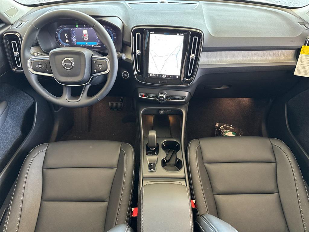 new 2025 Volvo XC40 car, priced at $47,030