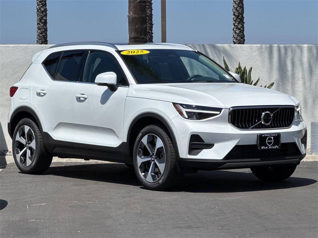 new 2025 Volvo XC40 car, priced at $47,030