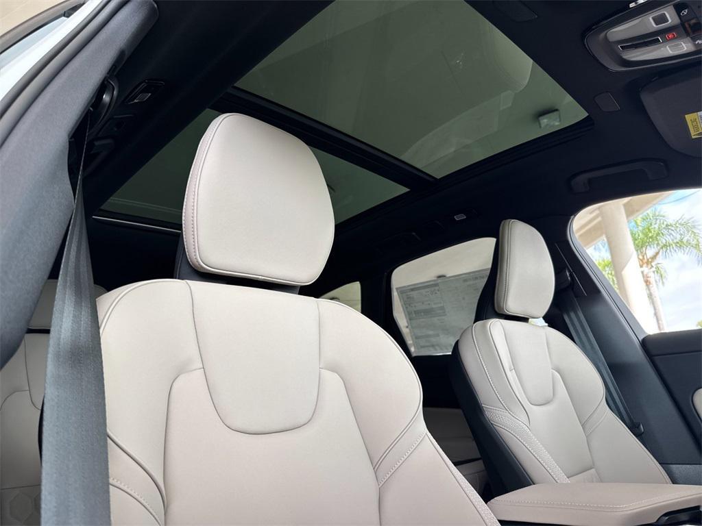 new 2026 Volvo XC60 car, priced at $59,420