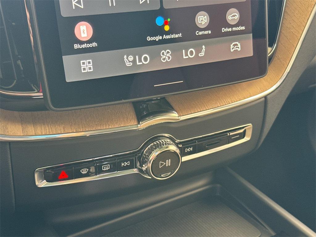 new 2026 Volvo XC60 car, priced at $59,420