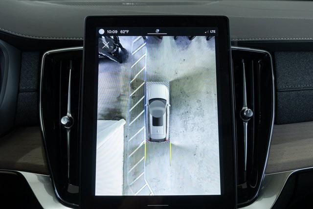 new 2025 Volvo XC90 Plug-In Hybrid car, priced at $78,805
