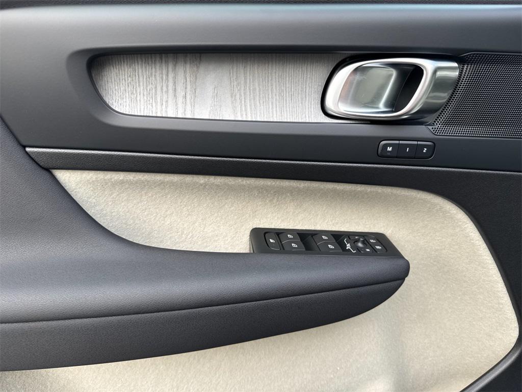 new 2026 Volvo XC40 car, priced at $50,600