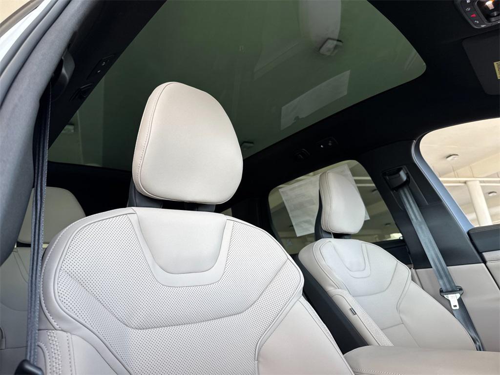 new 2025 Volvo EX90 car, priced at $88,025