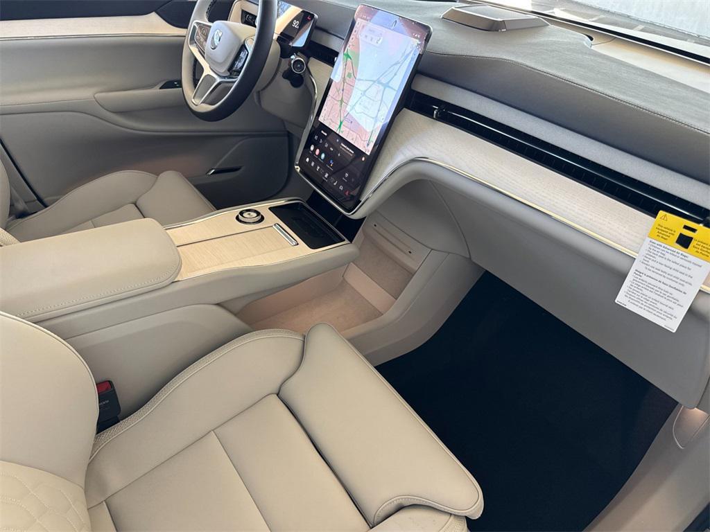 new 2025 Volvo EX90 car, priced at $83,325