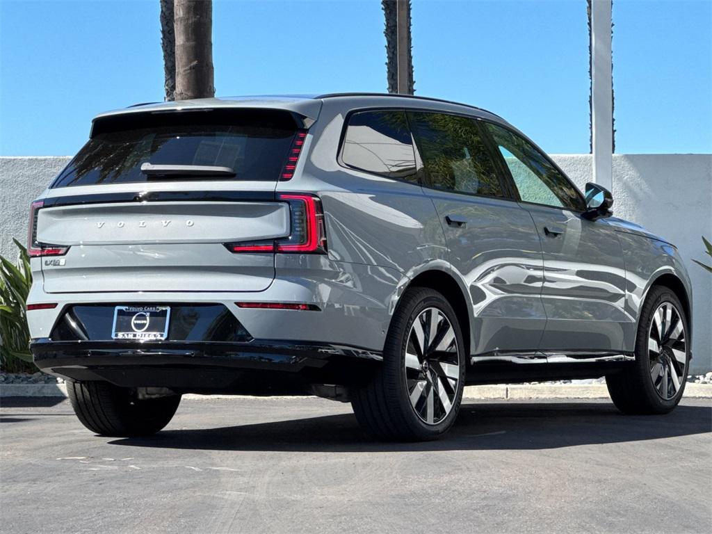 new 2025 Volvo EX90 car, priced at $91,715
