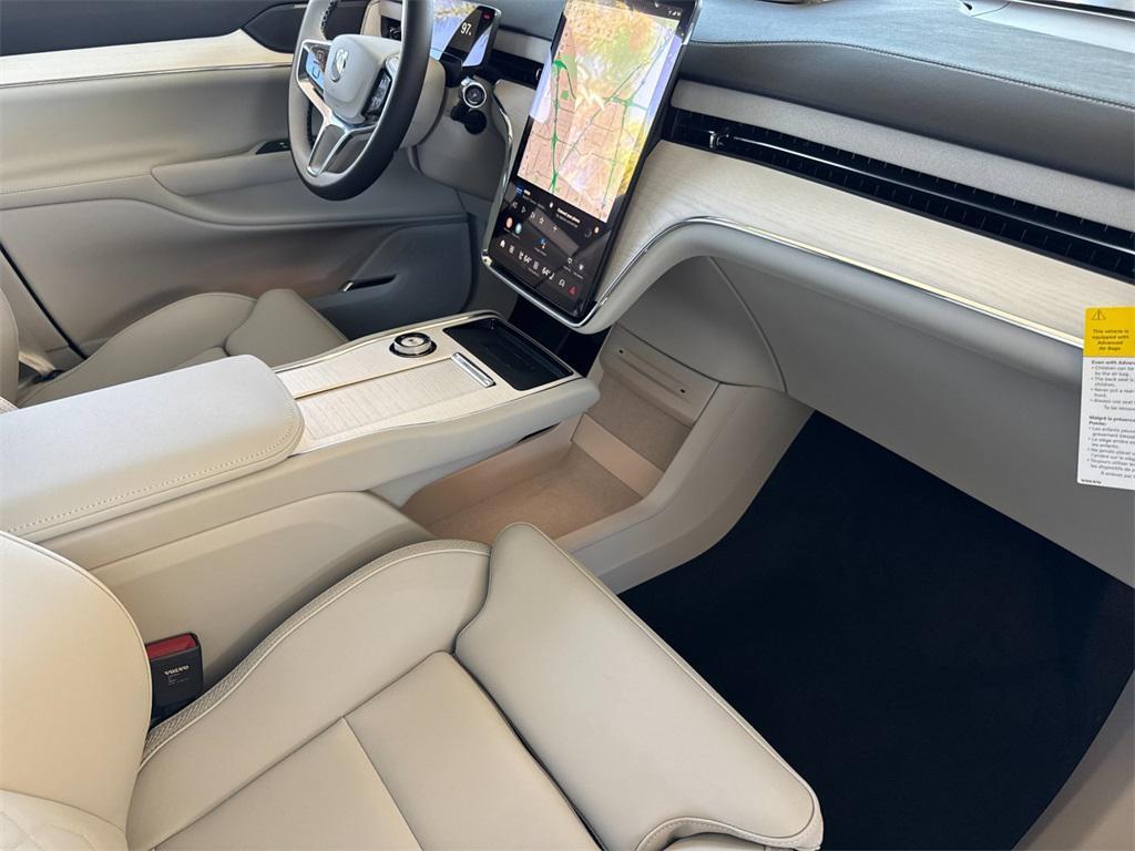 new 2025 Volvo EX90 car, priced at $91,715