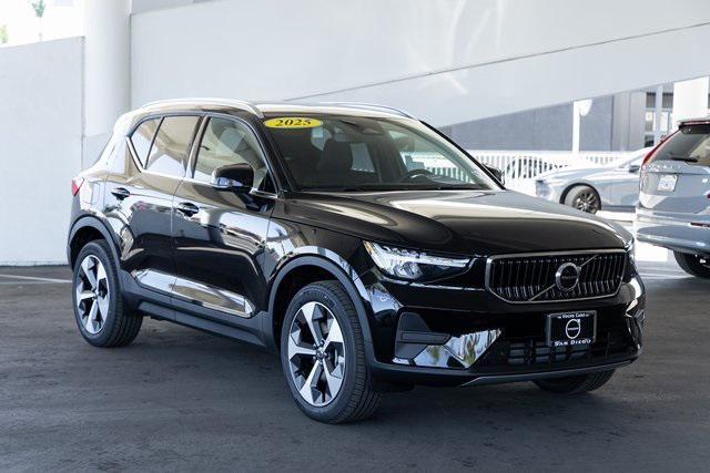 new 2025 Volvo XC40 car, priced at $46,015