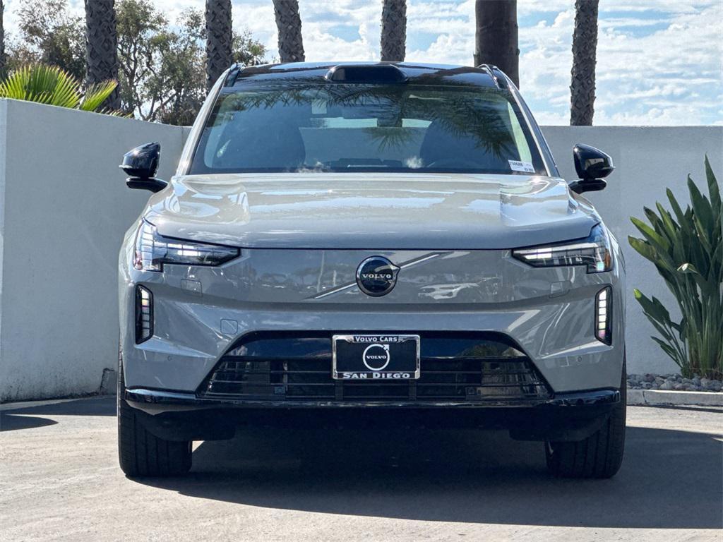 new 2025 Volvo EX90 car, priced at $87,665